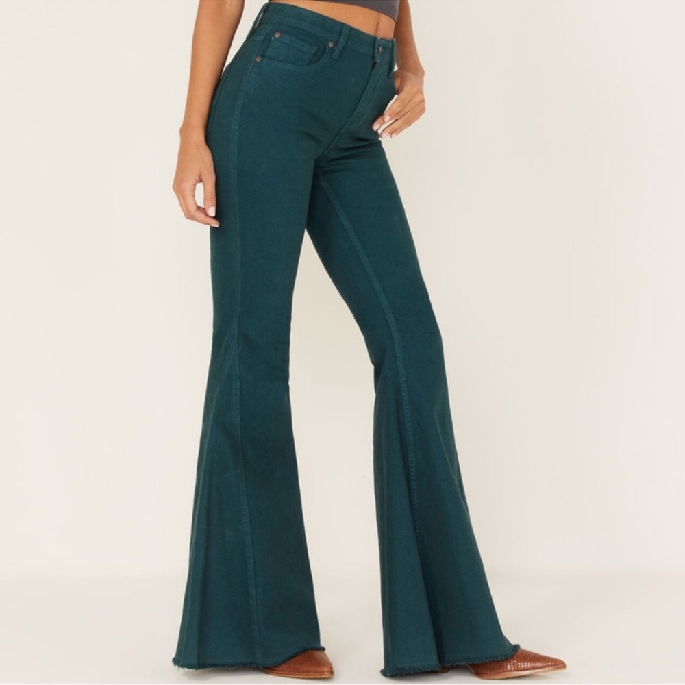 NWT SHYANNE WOMEN'S HIGH RISE SUPER FLARE STRETCH JEANS Deep Teal - size 25W/34L